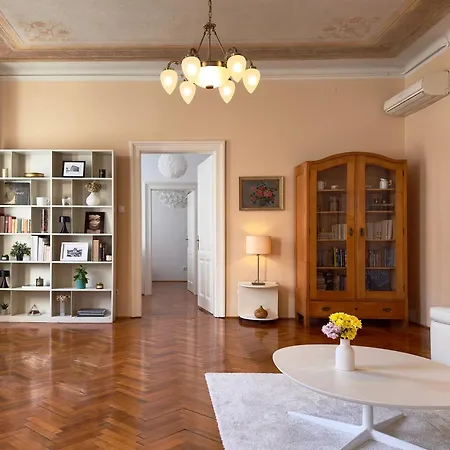 Gorup Palace Apartment